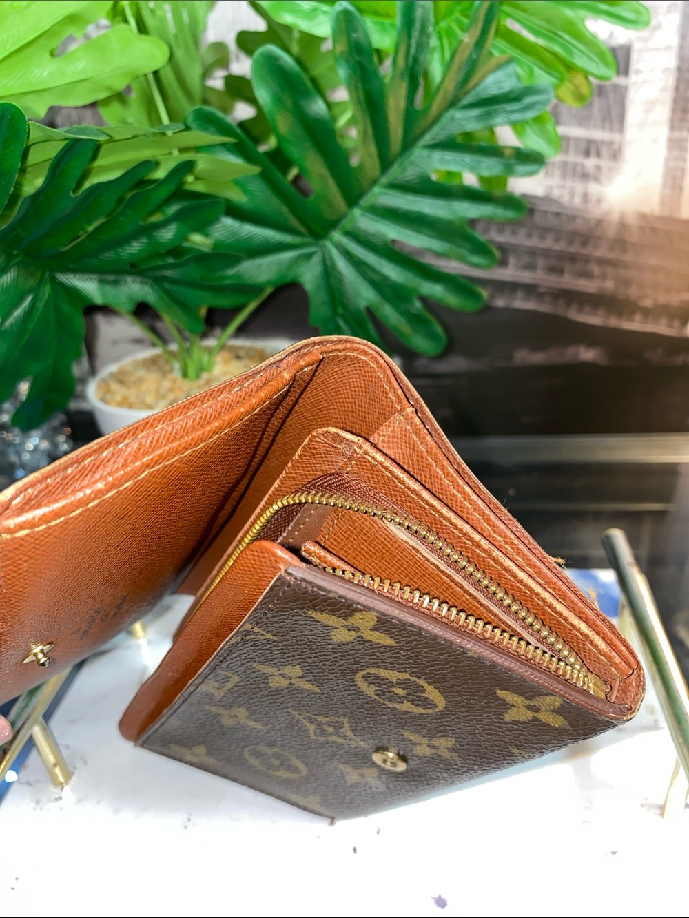 Authentic Louis Vuitton Monogram Bifold Zippy Wallet - Picture 14 of 15